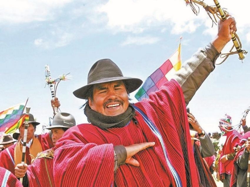 originariosAR's tweet photo. La Conquista De América: La historia la siguen contando los hombres blancos
https://t.co/5oTR1Xb4KL
#AbyaYala #Bolivia #Plurinacionalidad #Colonialismo #Euroicentrismo #Racismo #Marginacion #ComunicacionConIdentidad #originarioAR https://t.co/3prMn8jIYv