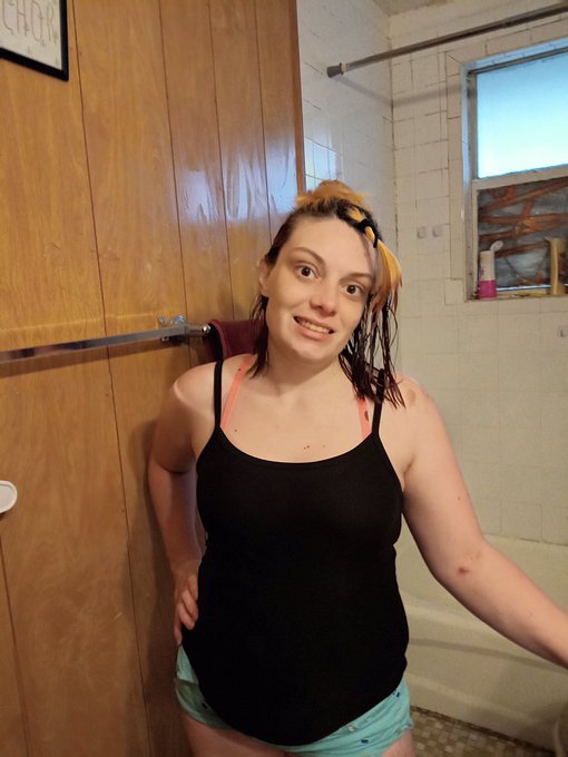 Not a pretty picture but this is the process of Dying my hair. Going half red and keeping the top blonde<a href="/tag/showlove"class="tags"><span>#showlove</span></a><a href="/tag/chaturbate"class="tags"><span>#chaturbate</span></a><a href="/tag/yesdaddy"class="tags"><span>#yesdaddy</span></a><a href="/tag/chaturbategirls"class="tags"><span>#chaturbategirls</span></a>