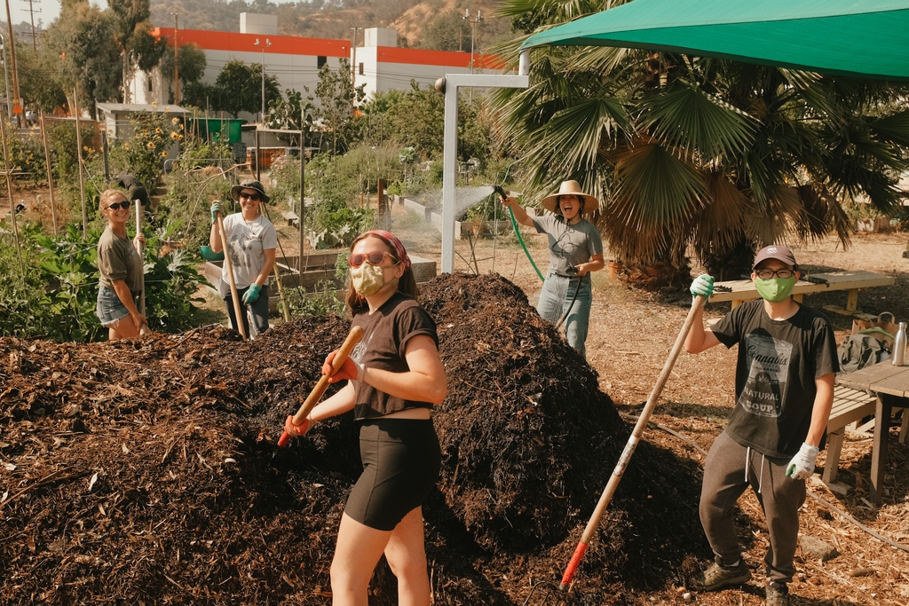 LA Compost is hiring a San Gabriel Valley Compost Manager! Visit lacompost.org/jobs-internshi… to read more info and apply by Feb 6th at 5pm.