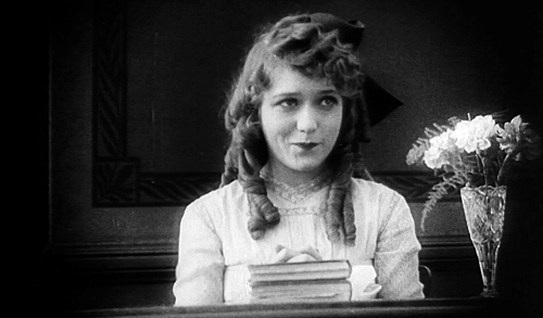JotaconB's tweet photo. Yo, how come I've never seen anyone talk about how moe Mary Pickford is? I mean, look at this Poor Little Rich Girl! https://t.co/uBcKQt5BSG