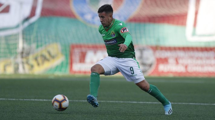 Desde hace algunos días <a href="/curicounidocdp/">#Elclubdesugente⚪🔴</a> maneja la  opción para reforzar el plantel 2022. Se trataría del centro atacante de 26 años Rodrigo Holgado. La alternativa de venir al cuadro albirrojo, sería a través de un préstamo desde su actual club, Gimnasia y Esgrima de la Plata.