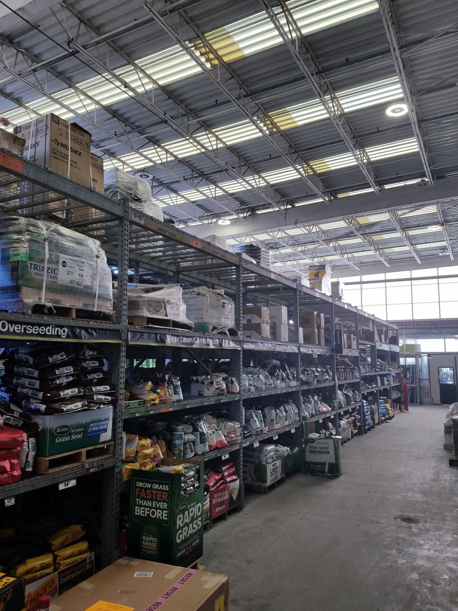 ClintonLAdams1's tweet photo. Getting ready for the Spring set pallets to get here at 1774. Great job garden team, for clearing the overhead.  @Abigail95652867 @stephen_hritz @CarltonGarret11 @ https://t.co/BrQzuXzavd