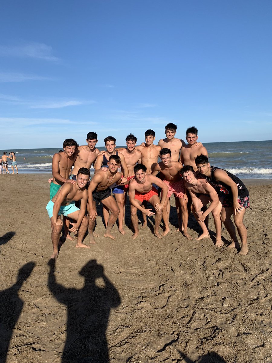 Ustedes se van de vacaciones con su equipito de clubes pro? Porque nosotros sí. 

#ElReyDelNorte