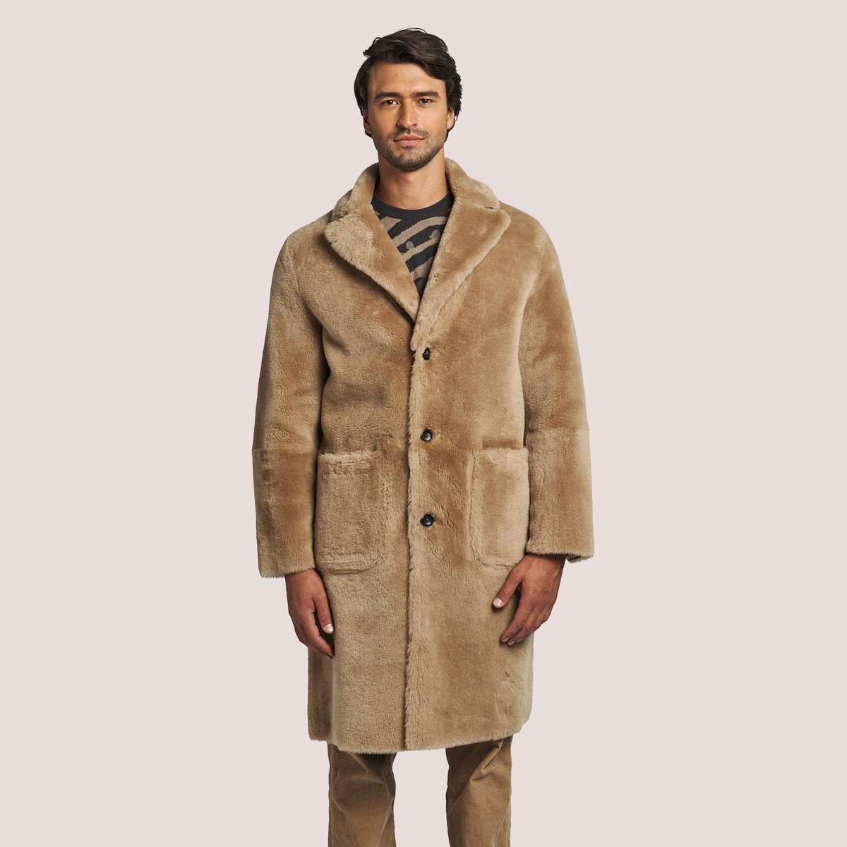 Durham Reversible Shearling Coat offers double joy. Choose a side & you’re ready to go. 

#ShearlingCo #FallWinter #ShearlingCoat #GenuineShearling #ReversibleCoat #Menswear #StyleOfTheWeek #WinterSeason #MondayStyle