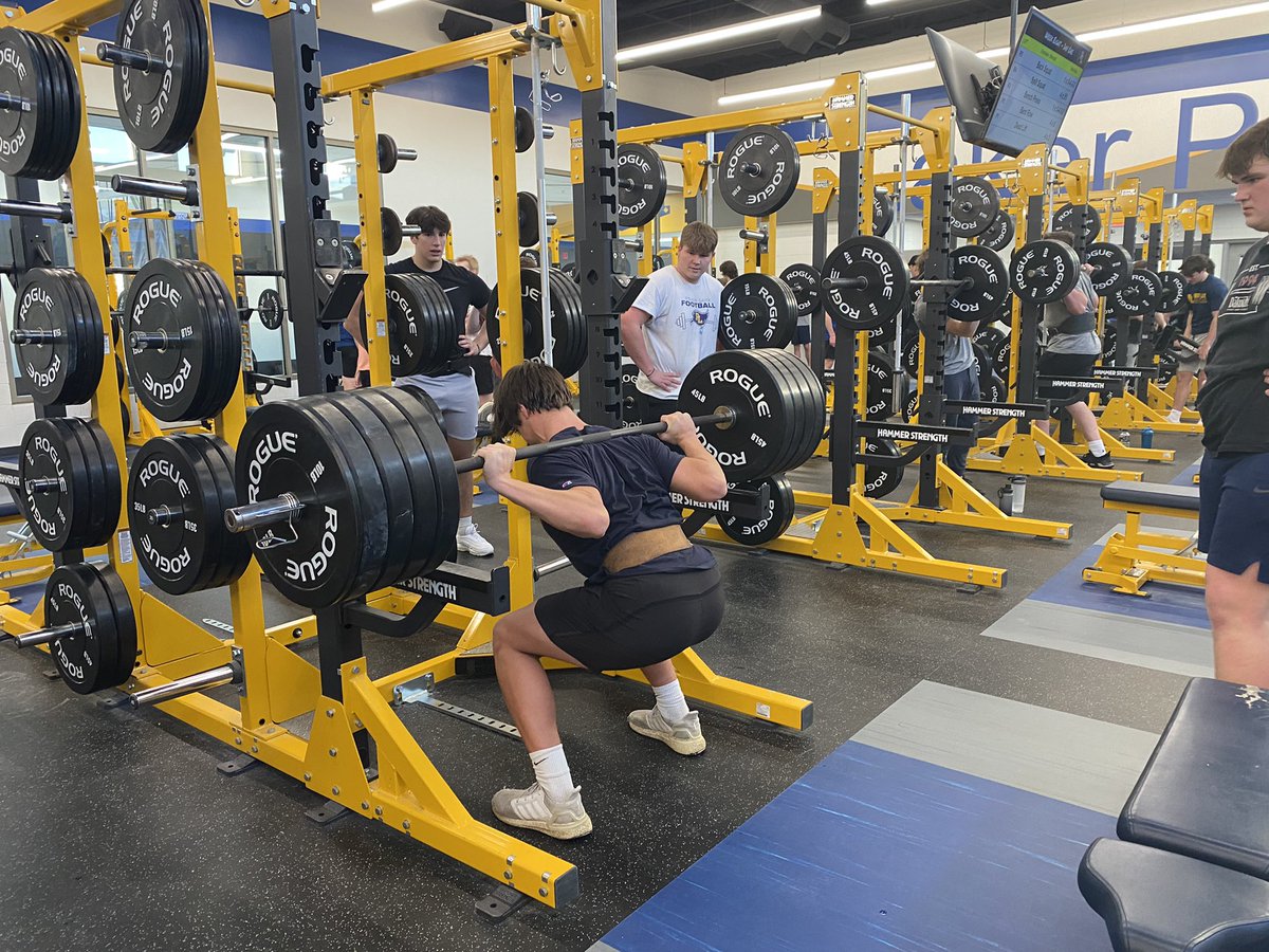 HartmanPete's tweet photo. Scrap the punt unit @plhsfootball. Run the ball with these DAWGS!!! 💪🏼 https://t.co/943UJ5OUJb