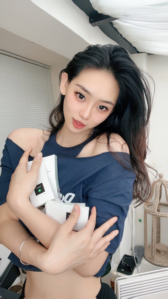 sukicao2's tweet photo. 【抽奖送福利】
SuKi✖️@OneKeyHQ给BB们送福利啦~两台最新款mini硬件钱包!!!让宝子们的NFT得到更安全的存储!!!
1️⃣关注@sukicao2➕@OneKeyHQ
2️⃣转发@三位好友➕赞此条推特
3️⃣活动时间1.25-1.30
4️⃣开奖时间1.30号早上11点(估计要年后给宝子们发快递了~)
#NFT #Metaverse #web3 #Crypto #Blockchain https://t.co/dnH8yVjRYy