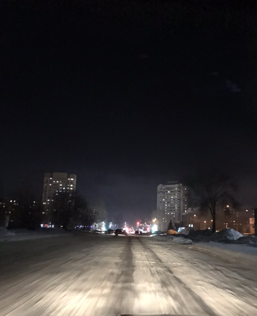 Raolifee's tweet photo. Задыхаемся со вчерашнего дня. Оставила ребёнка дома, не разрешила идти в школу, чтобы не травиться воздухом. Все хуже и хуже...😢 @aprol73 @Ezhoff https://t.co/RG7uUgC6Xy