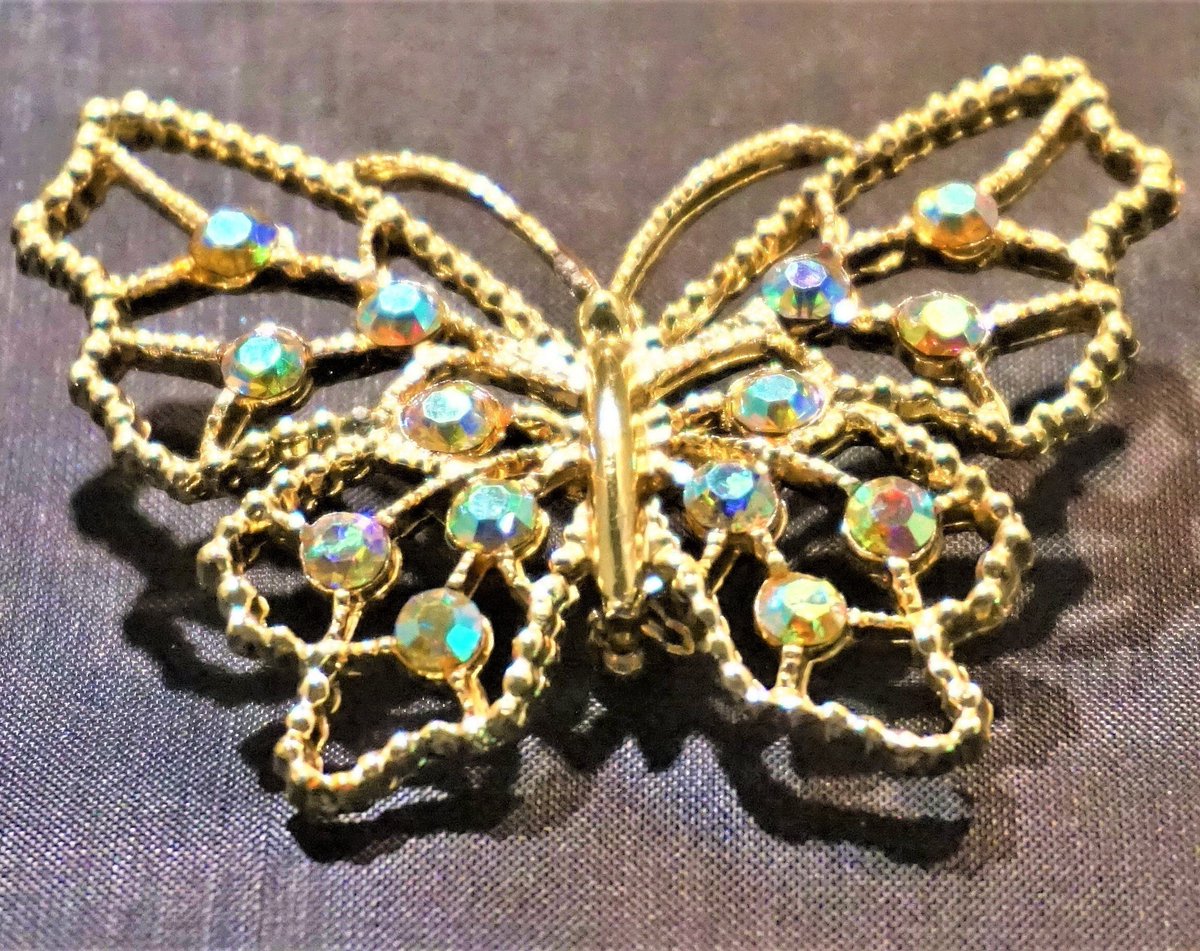 sherry71759's tweet image. Excited to share the latest addition to my #etsy shop: Butterfly Brooch With Aurora Stones, Rare find Vintage Gold Tone Crystal Pin Collectible Unique Jewelry Gift For Her, Same Day Free Shipping etsy.me/345aYiq #gold #birthday #christmas #animals #rainbow #no