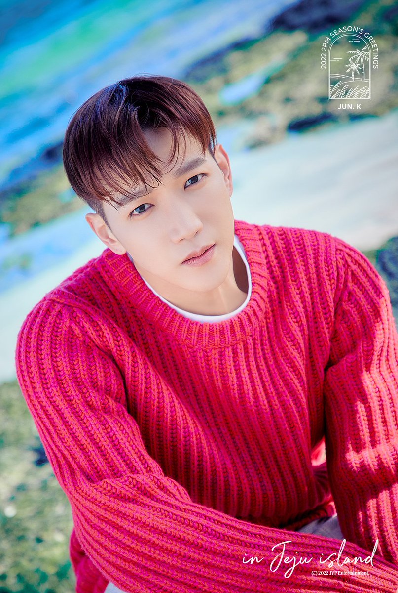 follow_2PM's tweet photo. 2PM <2022 SEASON’S GREETINGS>
CONCEPT PHOTO ②

2022.01.28 FRI
COMING SOON!

#JUN_K #준케이

#2PM #투피엠
#2PM시���그리팅
#2PMSeasonsGreetings https://t.co/R8pbkKkWMB