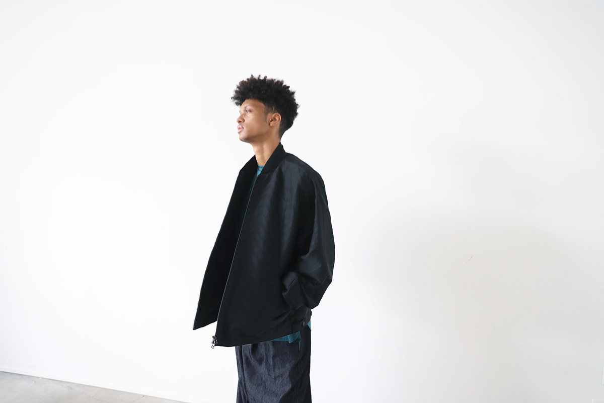Palmmaisonstore's tweet photo. VU
ヴウ
stand collar bluson vu-s22-b16[BLACK]

程よいショート丈のゆったりシルエットでサッと羽織れて、ワイドな袖とスタンドカラーが特徴のブルゾン。

https://t.co/b7UXdtjain 

@VU79883245 
#VU 
#bluson https://t.co/9NPekq0tZv