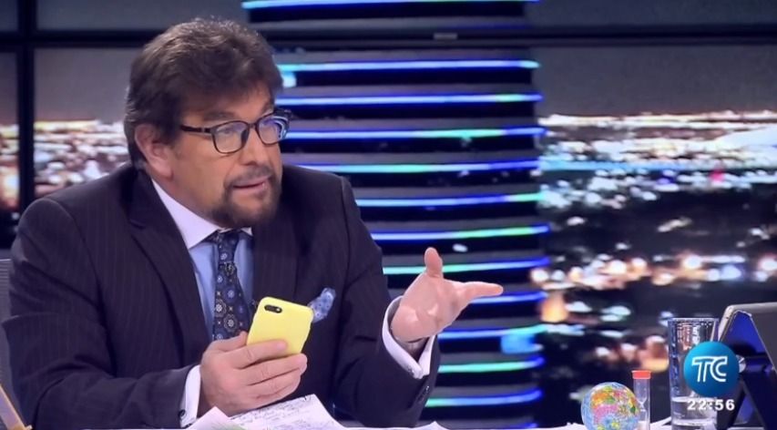 Telecom_Ec's tweet photo. Las TIC aportan al desarrollo del 🇪🇨. En programa @Vera_ASuManera de @tctelevision la ministra @vmaino explicó los avances del sector, que benefician a 1.6 millones de personas, con 47 parroquias conectadas por primera vez, 1855 puntos WiFi y 661 localidades repotenciadas con 4G. https://t.co/MO2WdWCShX