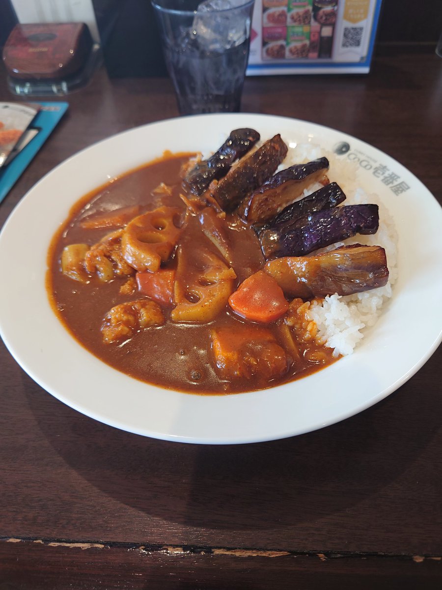 nekogami451's tweet photo. お昼！ココイチ！冬野菜＆ナス。初10辛チャレンジ！普通に美味かった。これから10辛でいいかな🤔 https://t.co/2p7iVZpjNS