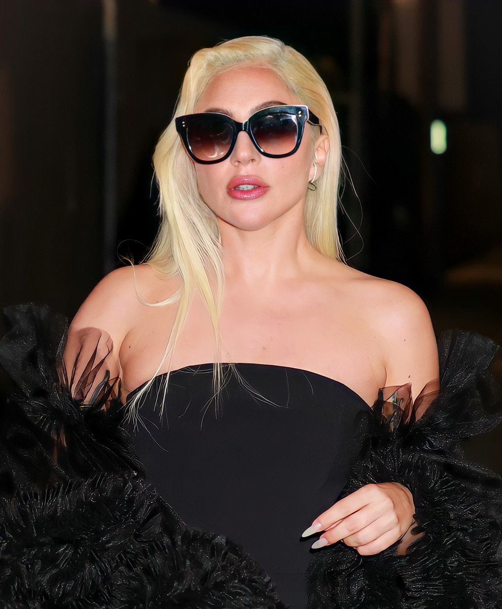 venusbleeeds's tweet photo. lady gaga is unreal https://t.co/j188jAtFWS