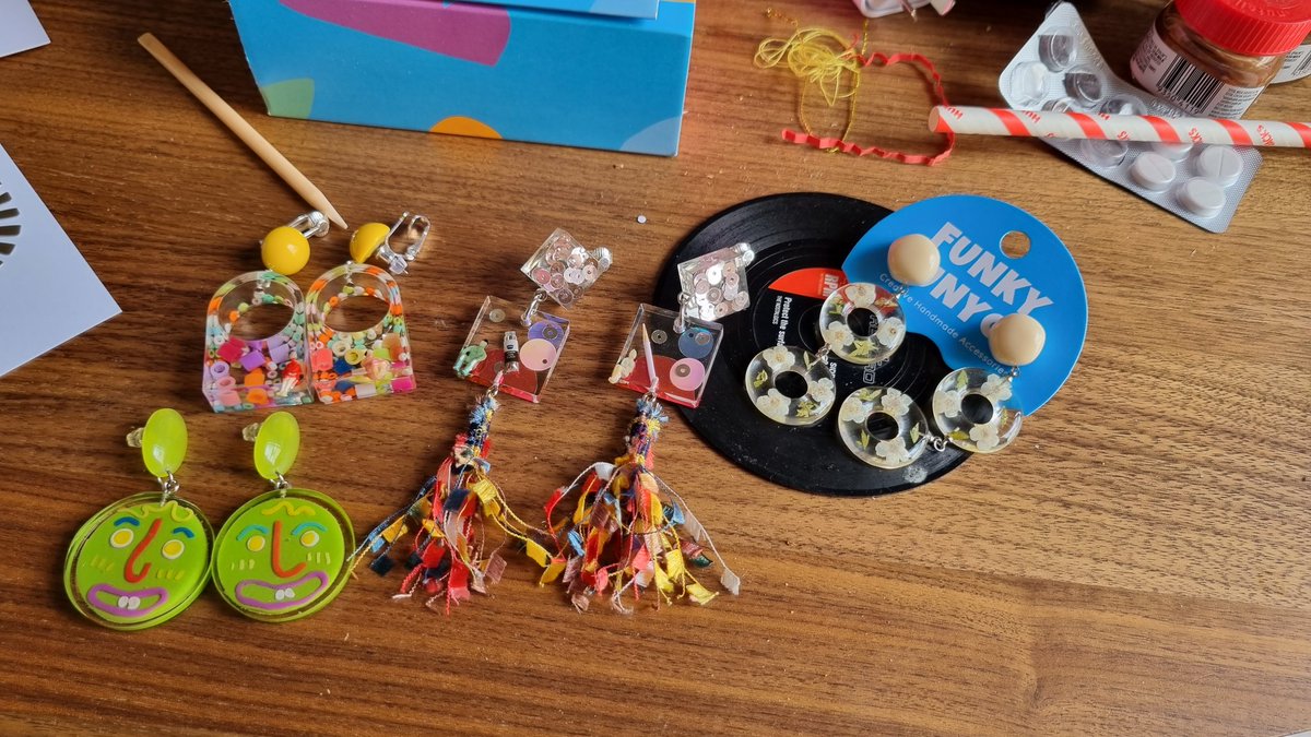 claireypee's tweet photo. I bought so many earrings while I was stuck in bedroom quarantine https://t.co/A6puZ8cU1d