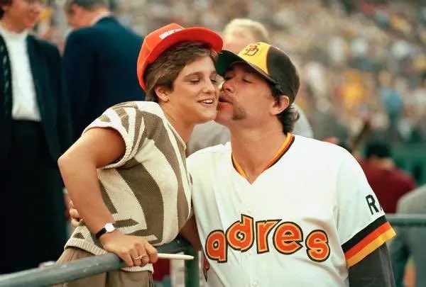 What better birthday buzz then a pucker from the Goose! Happy B-day to gold medalist Mary Lou Retton (1968) 