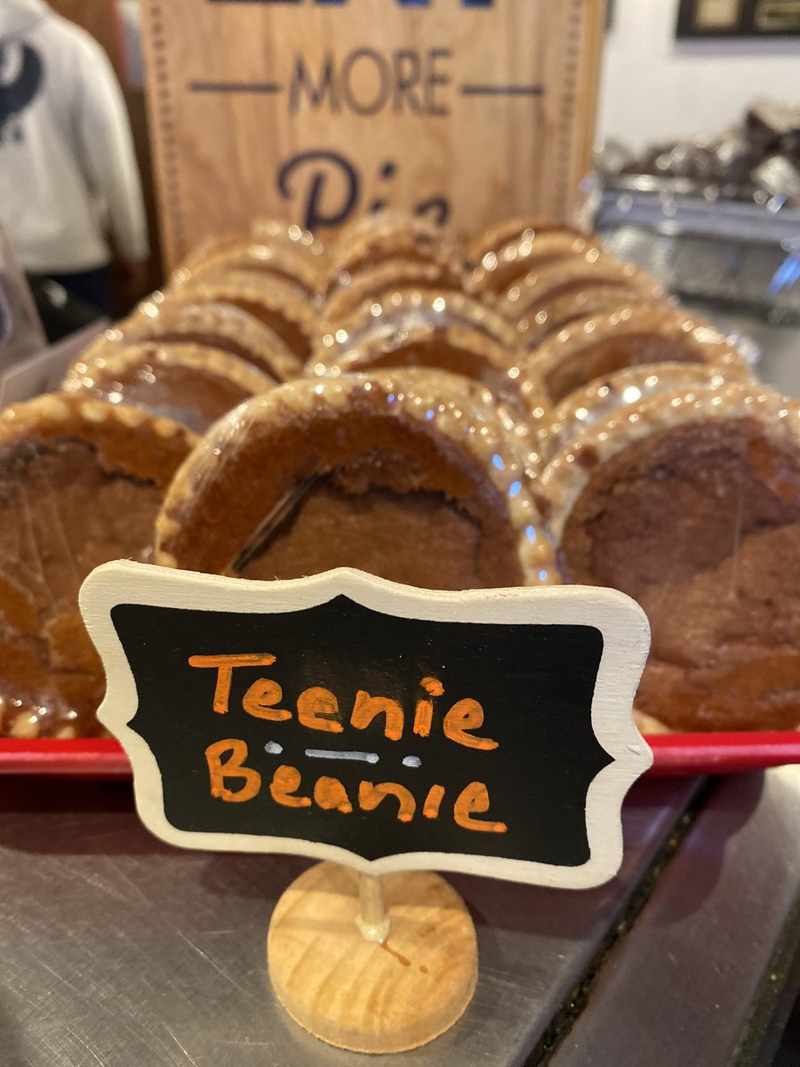 abus_bakery's tweet photo. @abus_bakery #beanpie is #king https://t.co/MqLYDMESsI
