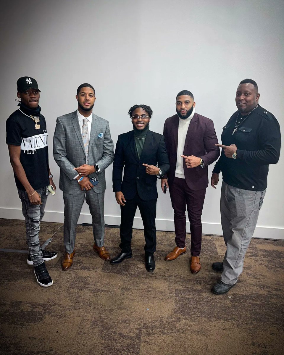 cjquick52's tweet photo. Black, Young &amp; Successful....
For More Details and Information Please call me at Ph:910-229-5298 https://t.co/TjqWTsUZxq