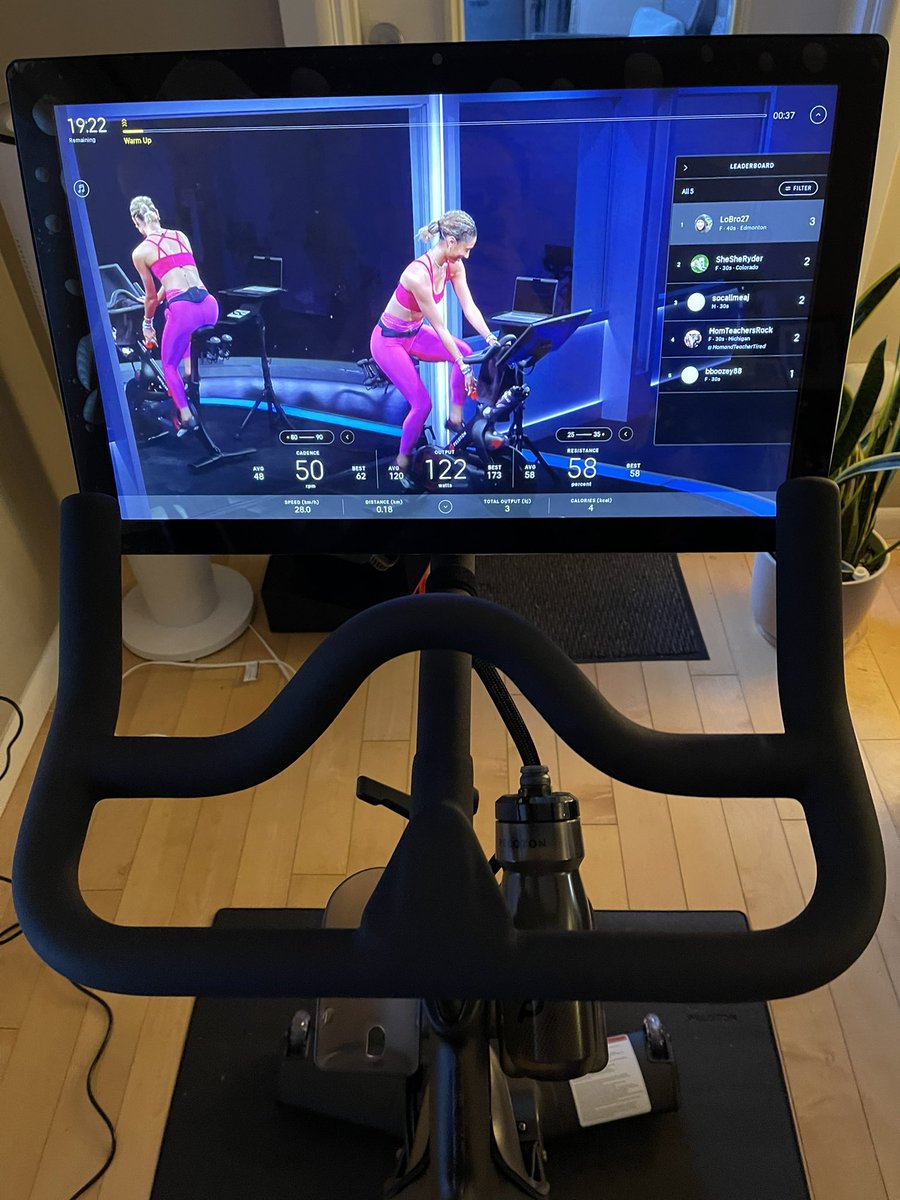 Lourdes102427's tweet photo. @AllymissLove has an amazing beginner @onepeloton ride! I have never done a spin class before and she made the 20 minute ride easy to do 💕 https://t.co/mJjfvhaOto