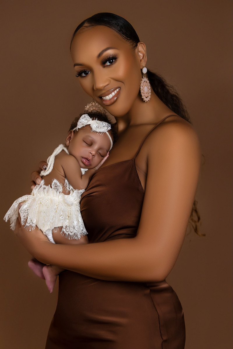 A Prayer for my daughter

God, thank you for my mini me! Let her walk in the security of your assigned worth to her. Give her a strong work ethic to accomplish all her tasks/goals. Let her be a woman of joy and laughter whose character is what makes her most beautiful.

Amen 🤎