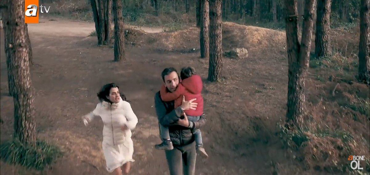 TahirArg_'s tweet photo. Nefeeees 

Corre boluda correee 

#Fugitiva https://t.co/sZzFeKuIwV