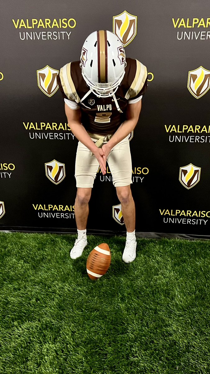 Great visit <a href="/valpoufootball/">Valpo Football</a> and a big thank you to all the coaches and staff🤎💛 #3600 <a href="/CoachMaxJames/">Coach Max James</a> <a href="/CoachBDoc/">Brian Dougherty</a> <a href="/valpo_huddle/">Valparaiso Huddle</a> <a href="/RecruitGeorgia/">Recruit Georgia</a>