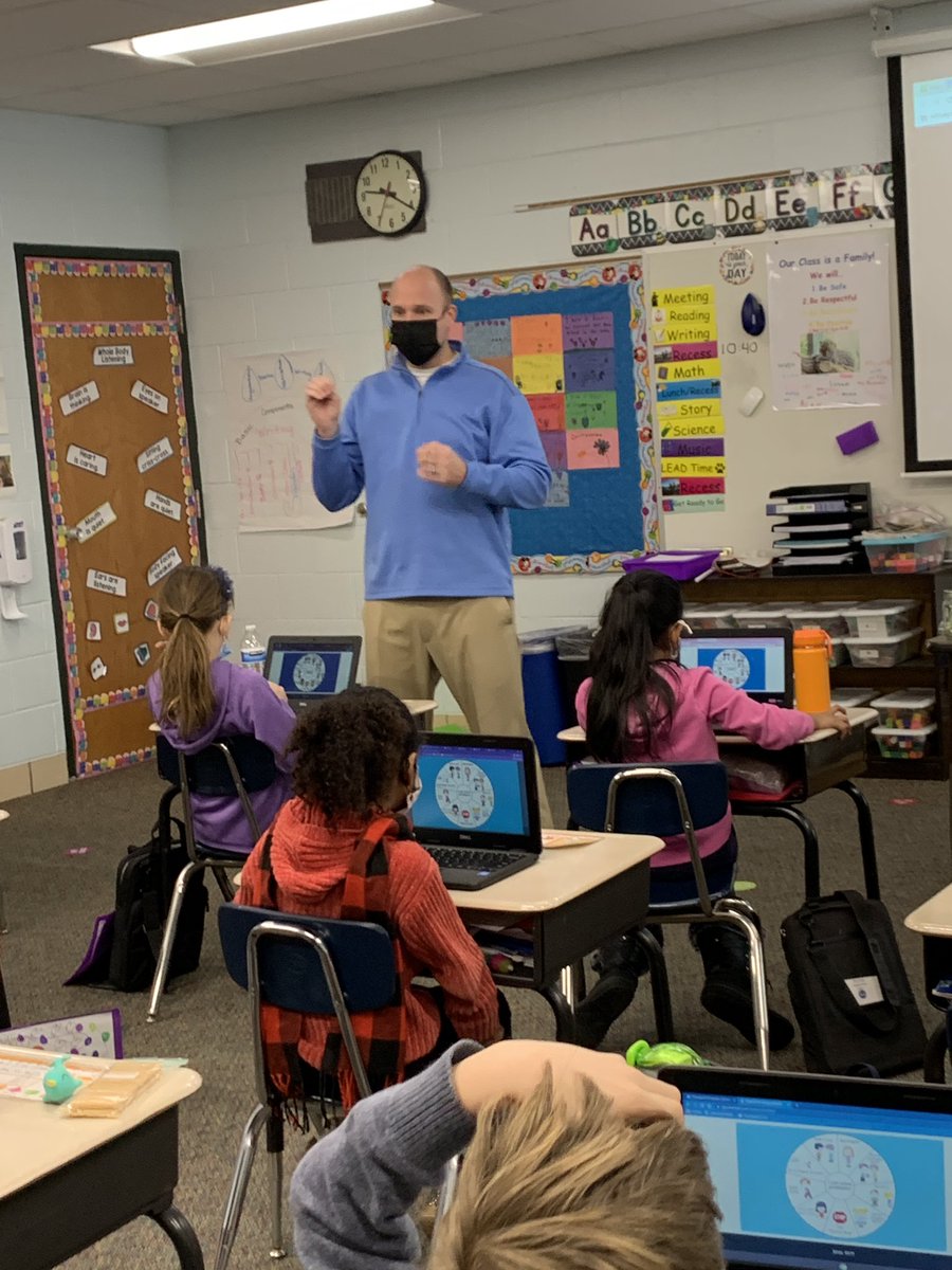 ms_pecoraro's tweet photo. Thank you @Phaugens for teaching us about the upstairs and downstairs brain! @D13Jaguars #leadlikeajaguar https://t.co/rBskPXIj0N