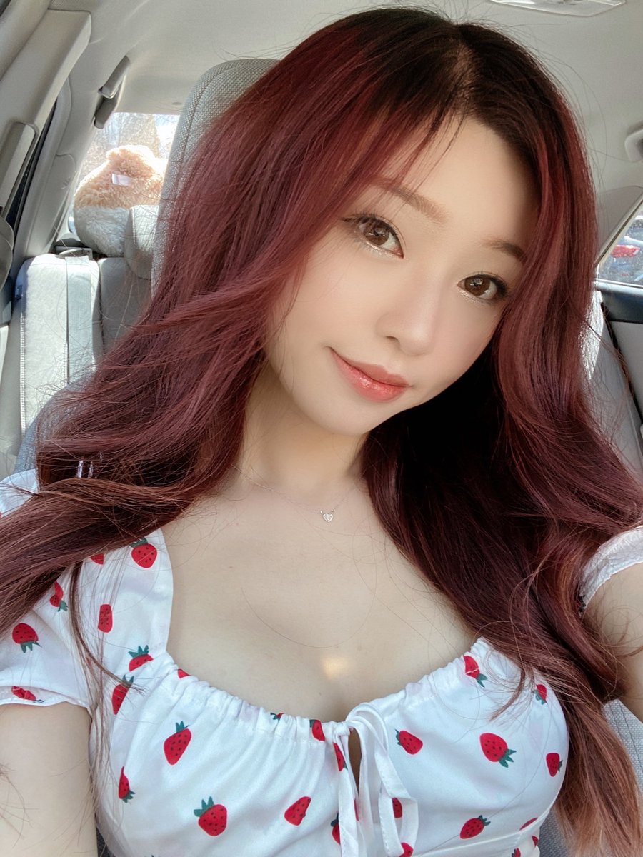 bunahri's tweet photo. maybe i should bring back the red https://t.co/Okkz97uzA2