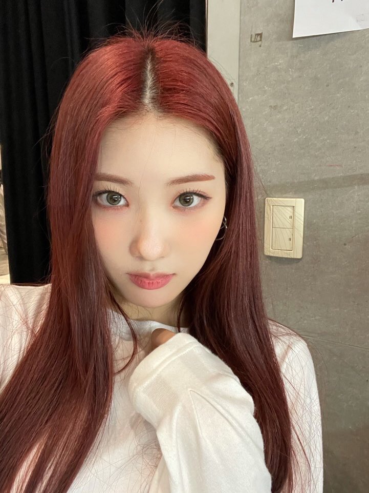 PURPLEKISSTW's tweet photo. ⠀⠀⠀乀         ıt's       .       our       𓂅̸       𝗽𝘂𝗿𝗽𝗹𝗲       @__       💋       updᥲtᥱ       ❞       ᥲt       :       #𝔚eAreSo𝐃un𝐃un 

#𝚂𝙰𝙻𝚄𝚃𝙴一to𝐆othics que hoy celebran su debut, y nuestra limnda pelirroja fue a apoyarlas. ¡Mucho éxito, chiquitas! https://t.co/mwueD8Rzg4