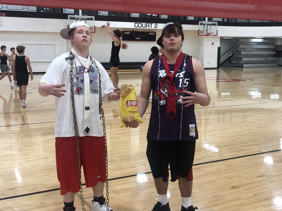 SHSIMHoops's tweet photo. All that and a bag of chips…
#imhoopscoaches https://t.co/LFptAFjlWc