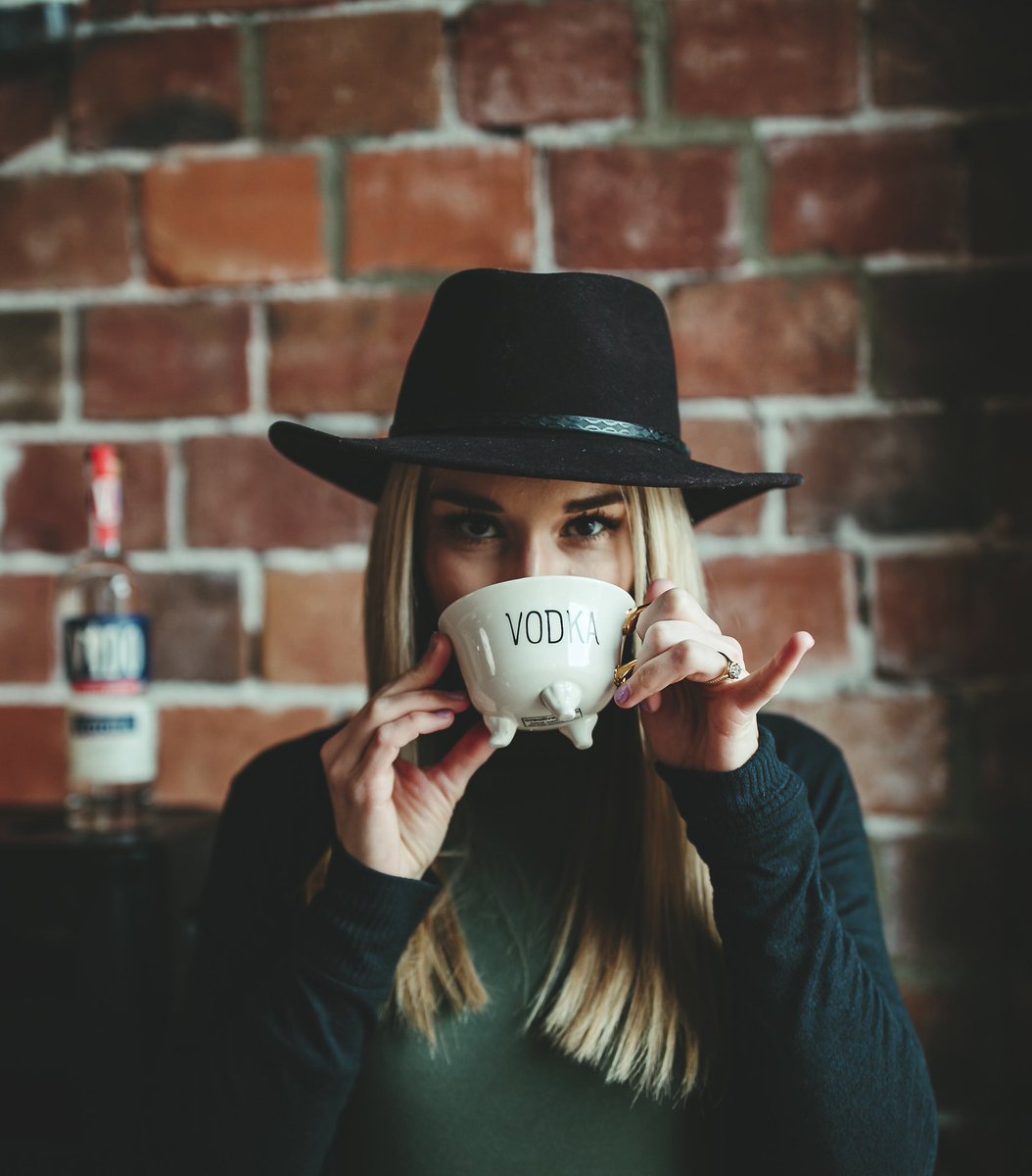 VidoVodka's tweet photo. Pinkies up &amp; #DrinkVido https://t.co/lY9KjofrGx