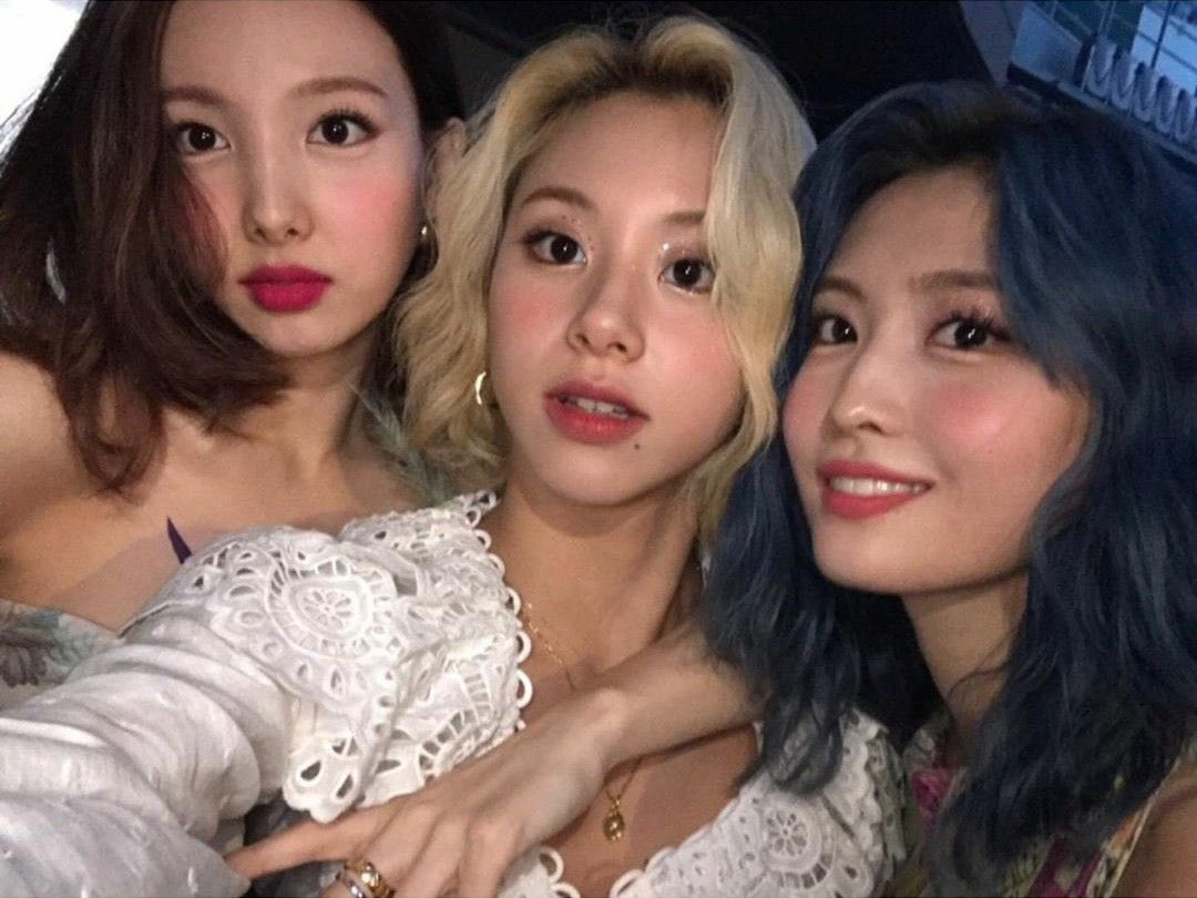 daily hirai momo 💌 tweet media