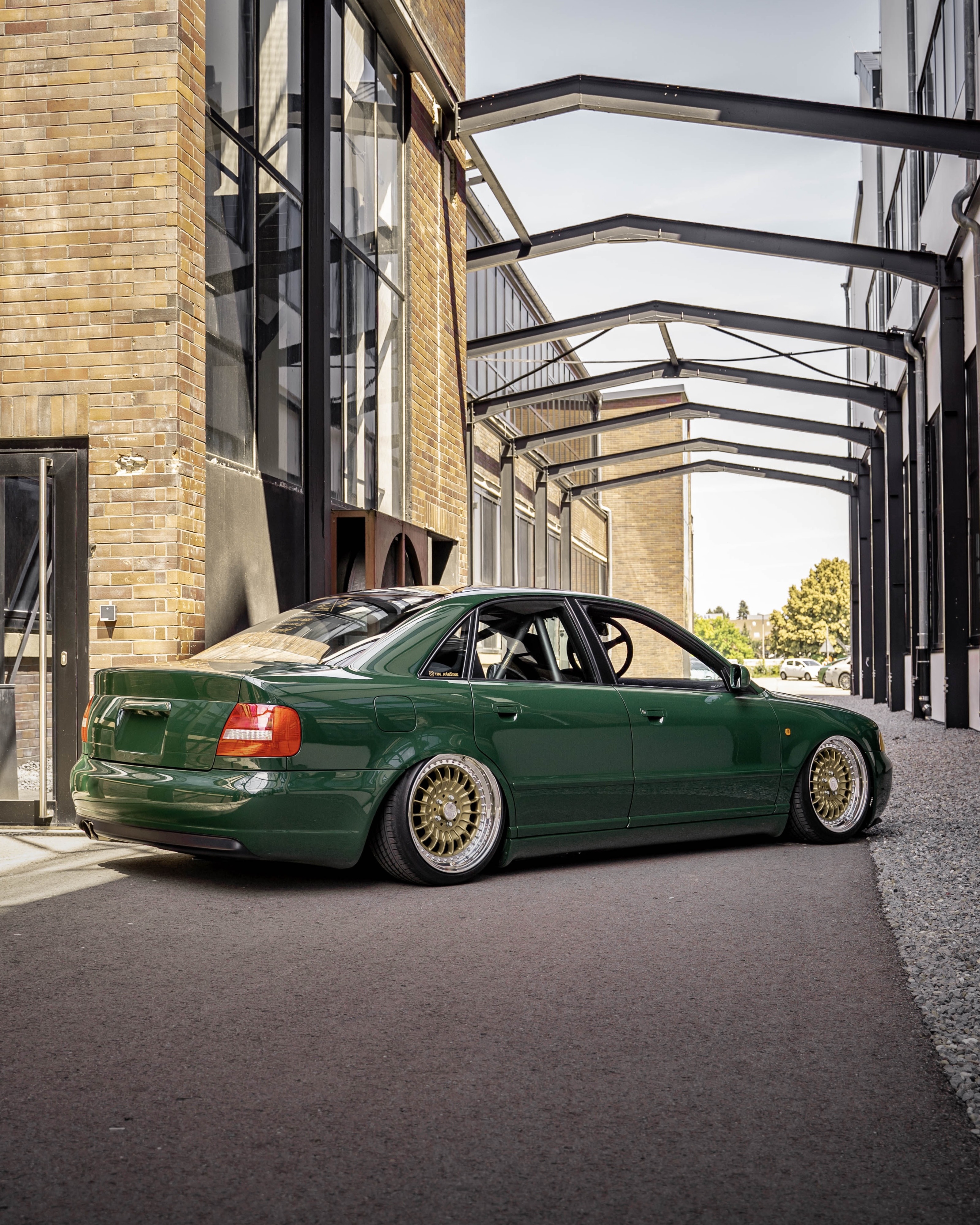 Accuair Suspension Can T Help But Love Green And Gold Tim b5ink S B5 Audi Is Sitting Perfect With Its Accuair Equipped Setup Divisionartsphotography Accuair Elevel Bagged Baggedaudi Audi B5 Fitment
