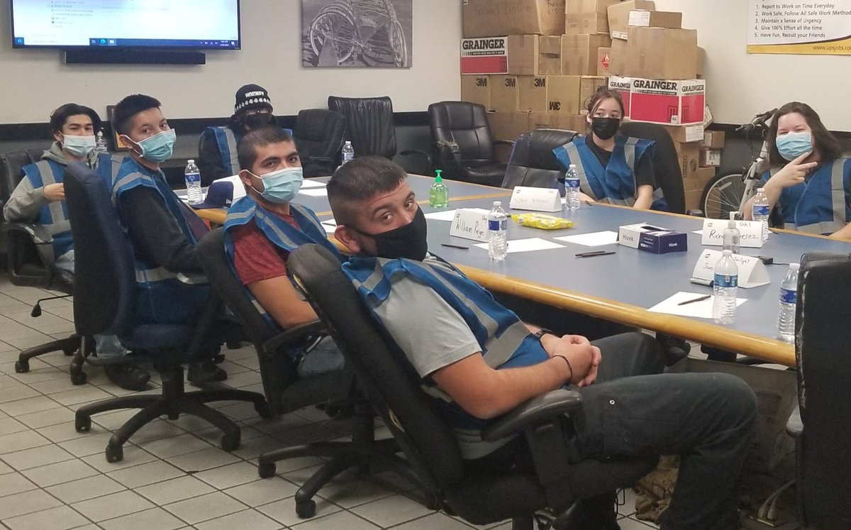 Our 1st Blue is New Crew for the year on the San Gabriel Day & Twilight sorts. Safety, Service & the Opportunities is Always what they hear from this Training Manager first. @day_sort @Jiglesi66693901 @eliaa_luna @jimweber88 @SoCalRetention1 @HealthSafety247