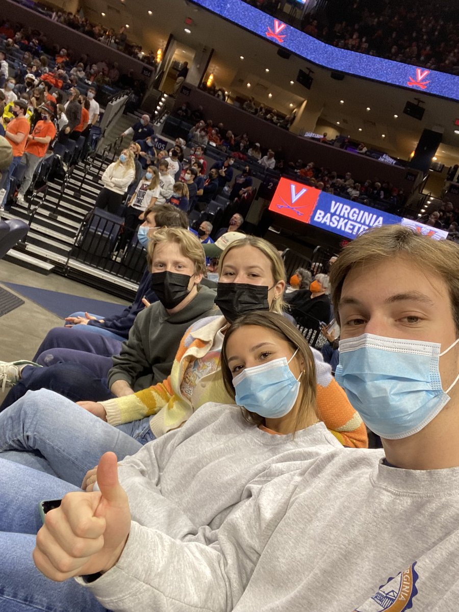 MorganPeus's tweet photo. #gohoos squaddddd https://t.co/doZw1CKHa7