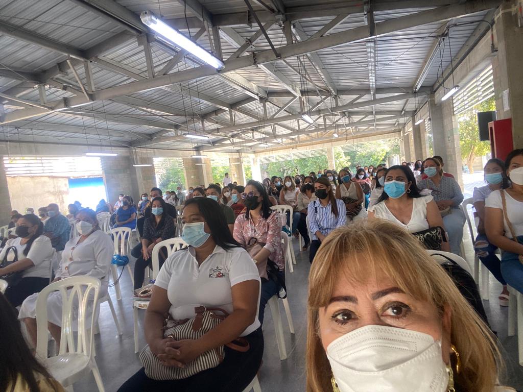 normalhacienda's tweet photo. Con mucha devoción profesores de @normalhacienda asistieron a Eucaristía para dar bienvenida  al año académico e iniciar el trabajo de este  2022 @SecEducacionBAQ @gpaola105 @BibianaRinconL @gladyssant69 @SamuelElasGuti1 @JoyOjtPdroza https://t.co/xRKkHCsoDO