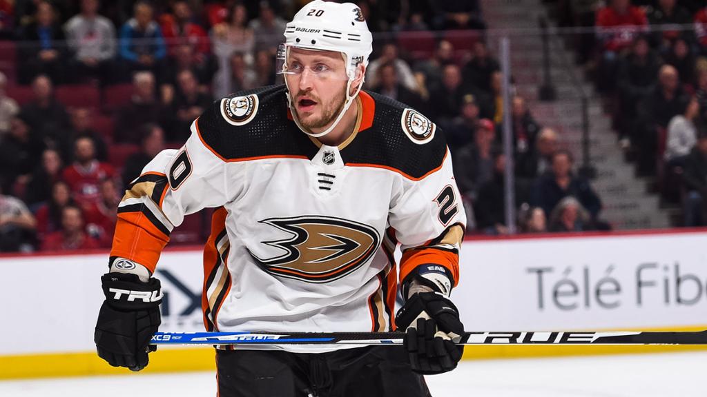 AbsCoverage's tweet photo. 🚨#TradeCentre ALERT🚨: The Canadiens acquire forward Nic Deslauriers from the Ducks in exchange for forward Cole Caufield.

Follow every deal in our Trade Tracker - https://t.co/fWK2CXxQJe

#TSNHockey https://t.co/DTK5Hqgkrg https://t.co/b38mGJpXeo