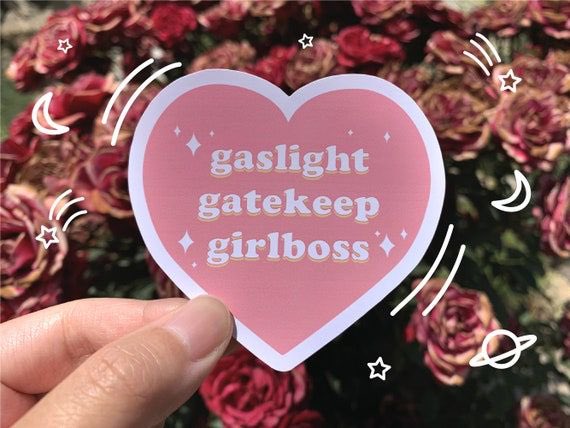 petratalkspop's tweet photo. Cassidy be like… #TheBachelor https://t.co/GbnfSR6lI1