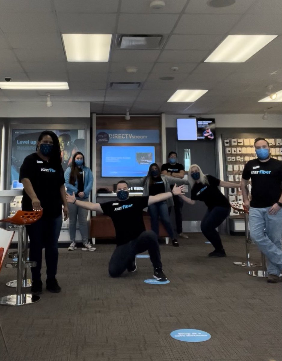 theHat_ks's tweet image. AT&amp;amp;T Fiber now with straight forward pricing, hypergig and the people to help get you the best internet is here. #fiberevolution @WesleyKyleNeal @KAMOkonnects @H4N1KO @KCWTargaryens