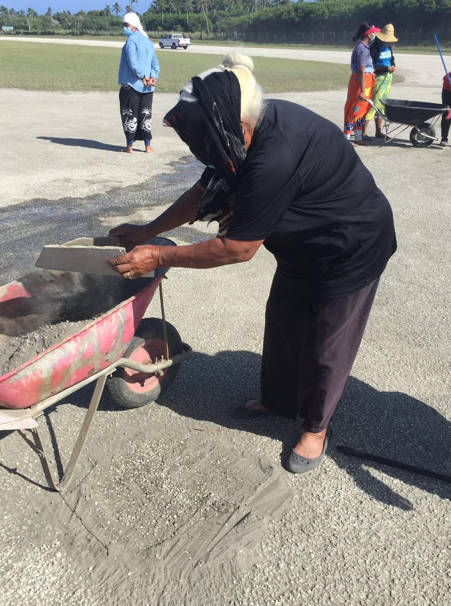 JoLatuSanft's tweet photo. Elderly, youth, men, women, even people with disabilities turned up in scorching heat after #TongaVolcanoEruption to help clean ash frm the airport runway in Ha'apai so planes could land with relief supplies. Give them a medal. Pics via TongaNow
#Tonga #TongaVolcano #tongatsunami https://t.co/wR4oveok7K