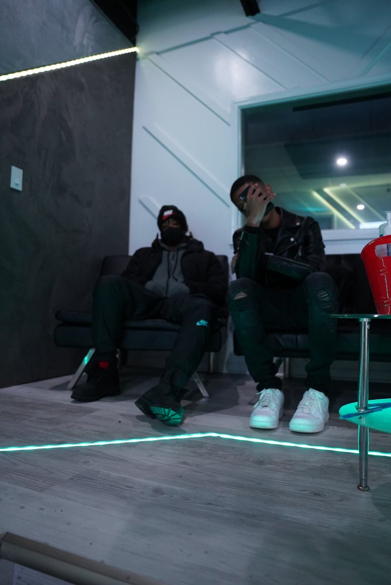 ArmahnBatiste's tweet photo. Back to rolling out new music it’s been a mf minute #FreeLUV https://t.co/f7dlrV3eRu