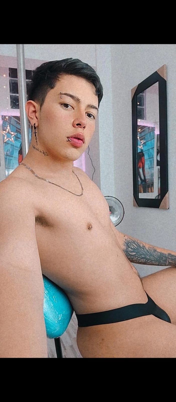 2 pic. Visita a nuestro artista más reciente en >> https://t.co/MHHNk8Cu52<< #colombia #studio #livejasmin