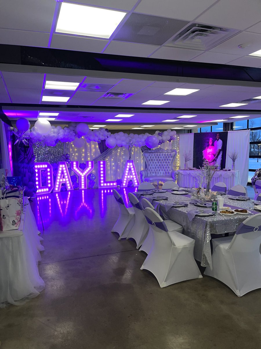 CKaylaaaaa's tweet photo. Princess Dayla’s Winter Wonderland Shower was a success! Absolutely amazing, our princess is so blessed!!💜❄️💜#PrincessD #BabyGirl #Baby #TheDraughns #Babyshower https://t.co/RHsDd0Edcu