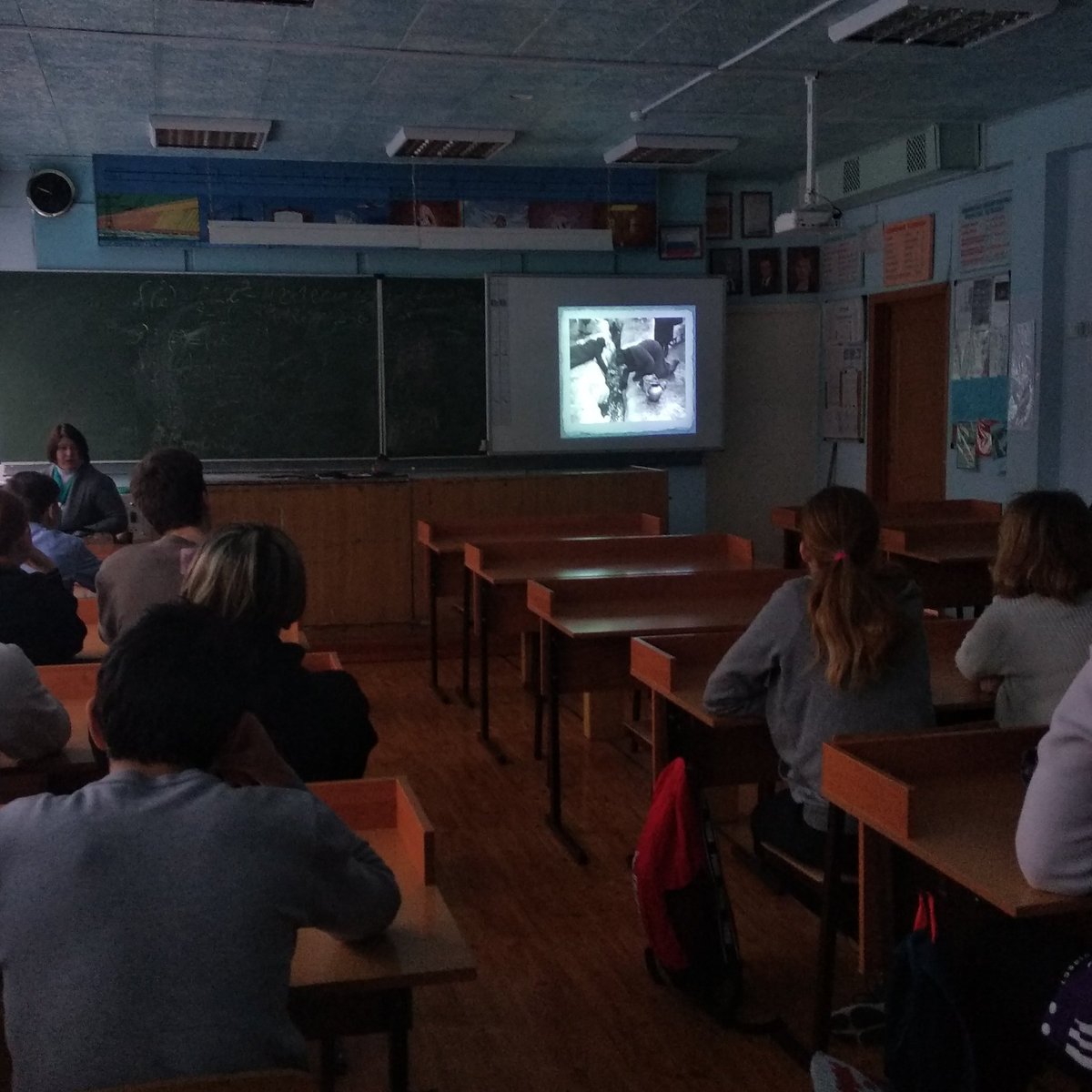 school32_Samara's tweet photo. В шко��е проходит Единый классный час "Ленинградский метроном", посвященный полному снятию блокады Ленинграда 27 января.
#БлокадныйХлеб
#УрокМужества2022
#ЛенинградГородГерой
#РДШ63 https://t.co/cZxN26bpWr