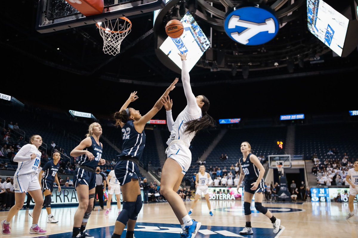 byuwbb's tweet photo. Lauren Gustin with her 9th Double-double! 🤯🤩 https://t.co/Gc4H1gWuOz