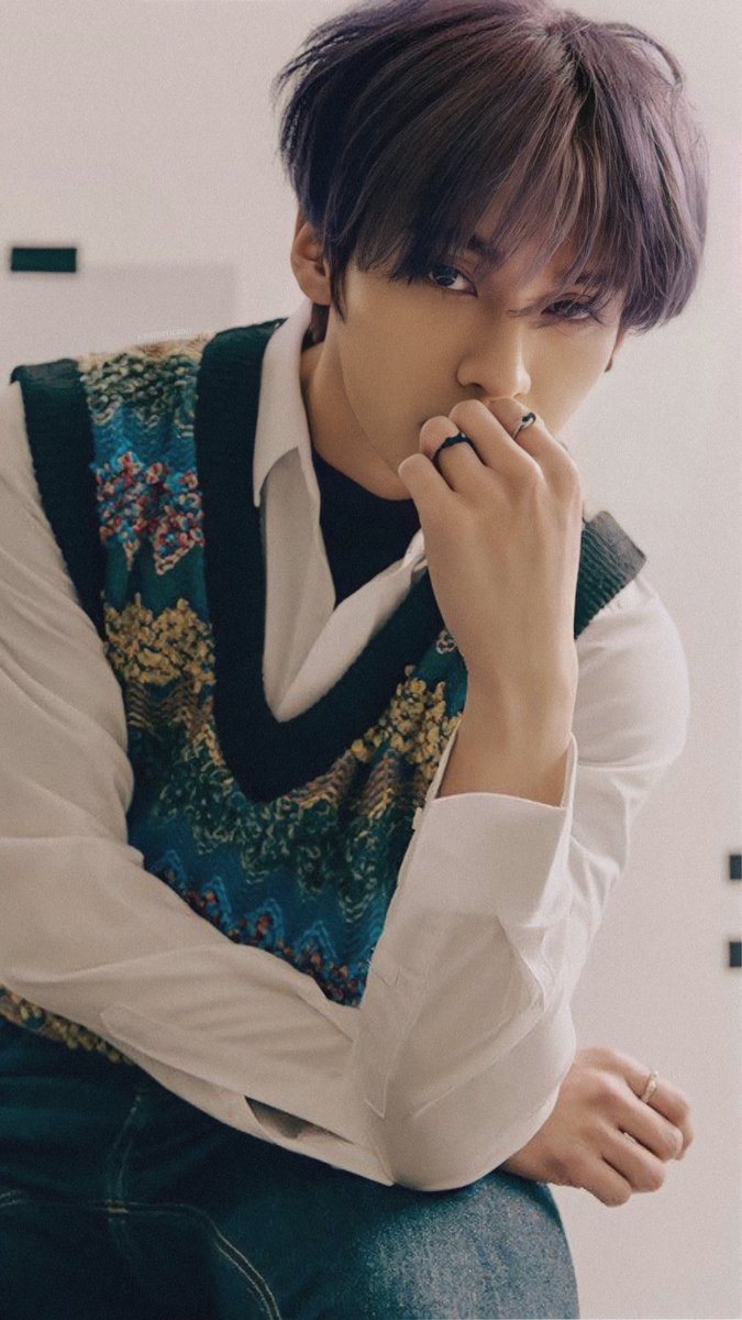 mnsunggie's tweet photo. #leeknow wallpapers 🍇 https://t.co/wQ6DpY6frN
