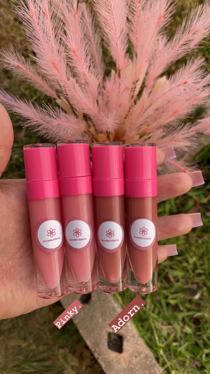 mirandarae09's tweet photo. Hey everyone! I just made these beautiful lipglosses!! You should definitely try out my lipglosses if you haven’t already I promise you won’t be disappointed!😌💕 Message me to order yours!🤗 #SupportSmallBusiness 💋 https://t.co/65Gy7Zg77S