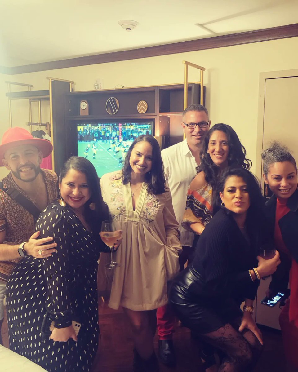 ms_vmontes's tweet photo. Celebrations...bringing us together in rough times. 🏝❤ https://t.co/NxdXWnzI82