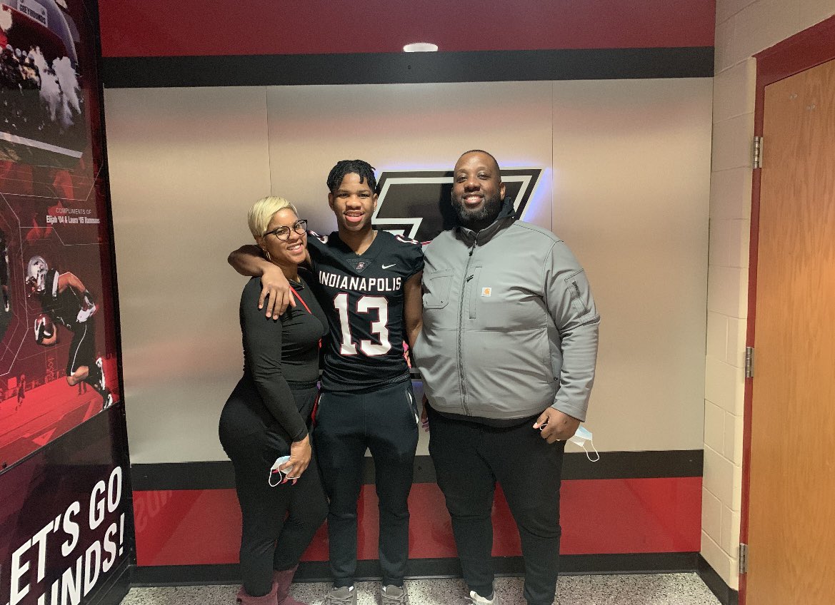 Bryan_13_2022's tweet photo. Blessed to receive an offer from UINDY! Go greyhound’s @CoachJayHood @Coach_West90 @FCFlashesFB https://t.co/Z2OuvFgsaX