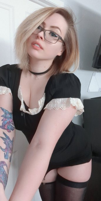 Watch Rey 🐉's leaked NSFW photo on TwXstars