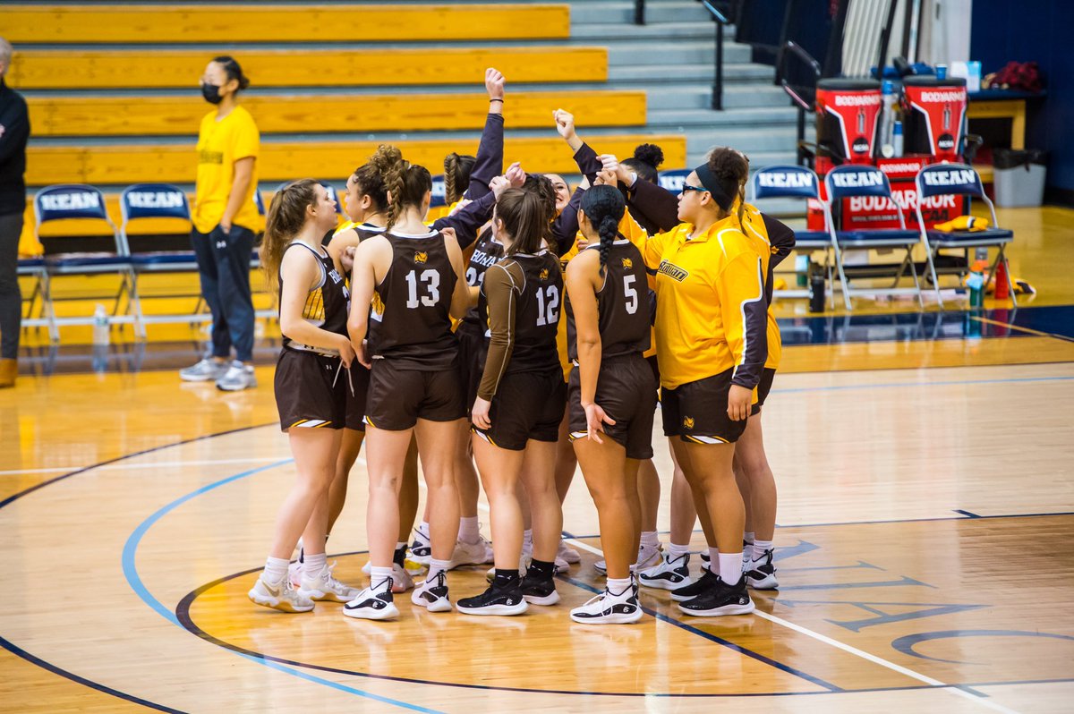 RowanWBB's tweet photo. #SISU on 3 🤜 https://t.co/9mL0mj5xJH